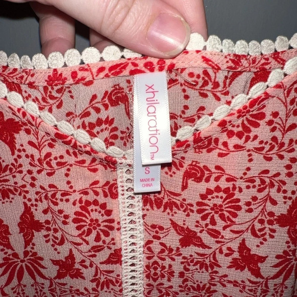 XHILARATION sz Small red and white spaghetti strapped top - Picture 4 of 7